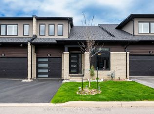 14 Welch Ln, Hamilton, ON L9C 0G1