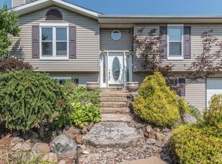 2992 Henry Rd, Jackson, MI 49201