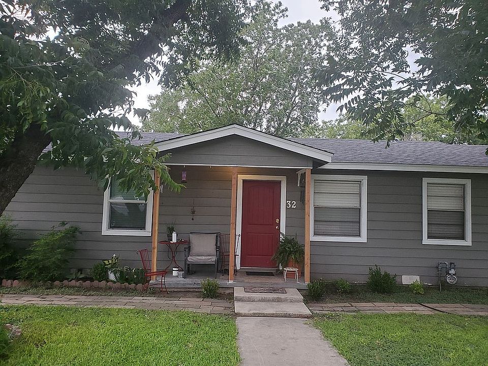 1st image of 32 Hollywood Dr