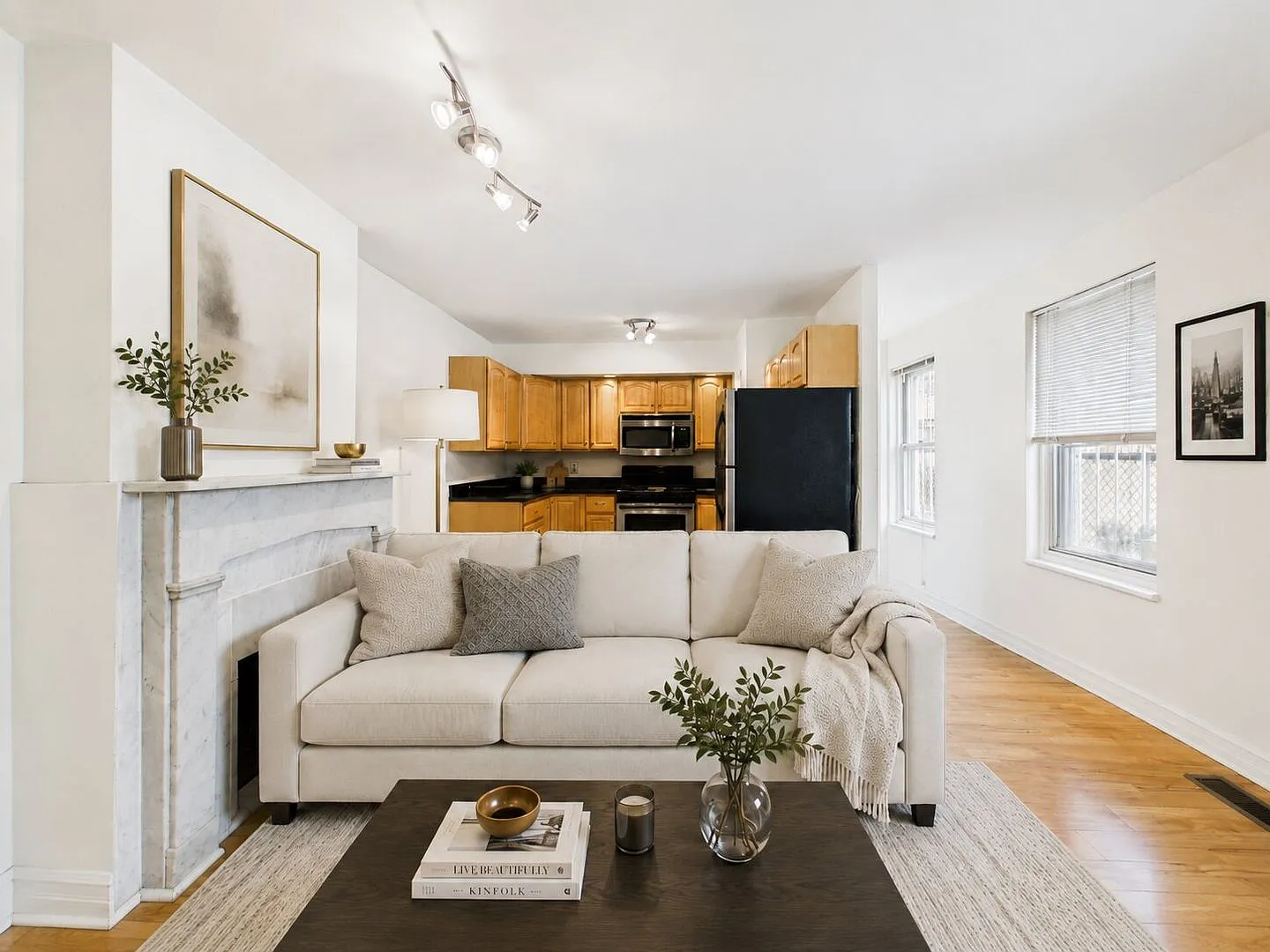 Charming Fairmount 1 Bed with Private Patio, Free Laundry & Storage — Photo 2