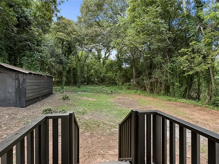 504 Piedmont Ave — Photo 23
