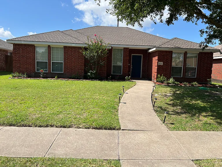 1524 Summerfield Dr — Photo 1