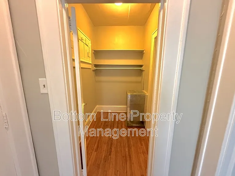 2108 E 7th St #3 — Photo 3