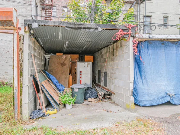 582 Bay Ridge Avenue image 30 of 41