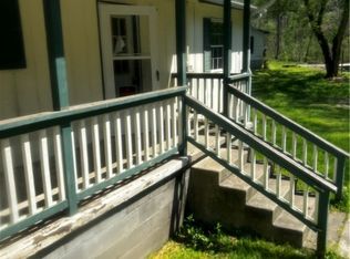 100 Rosedale Ln, Fort Gay, WV 25514