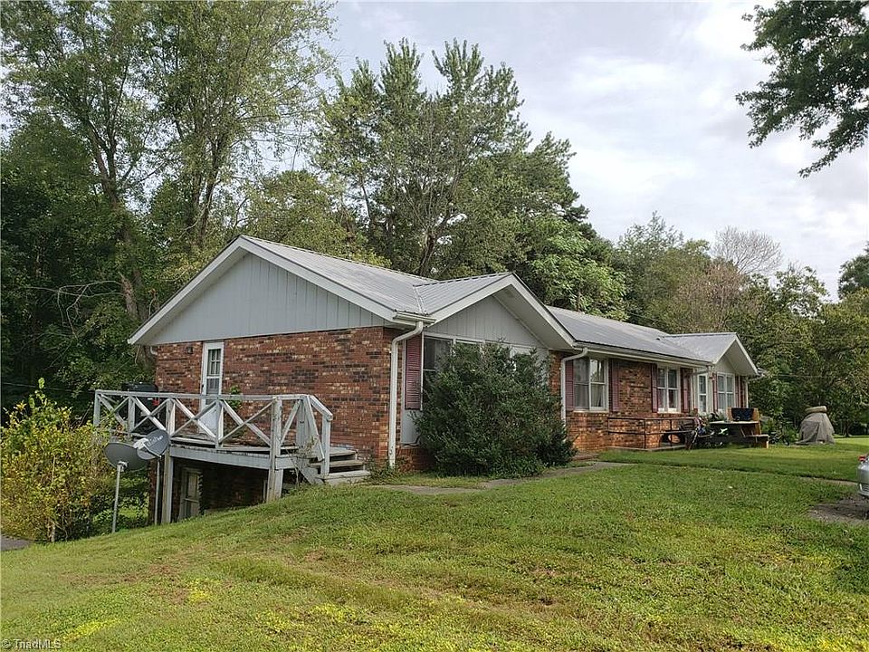 1st image of 123 Oak Tower Dr