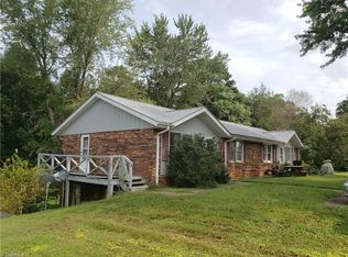 123 Oak Tower Dr, North Wilkesboro, NC 28659