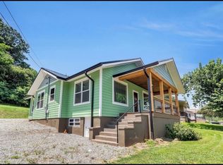 637 Dellwood Rd, Waynesville, NC 28786