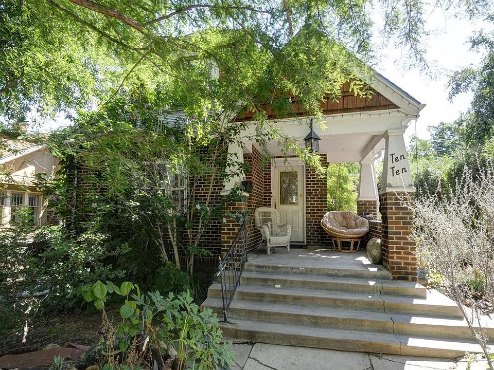 1010 Lincoln Backyard