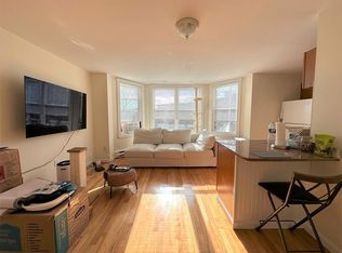 7 Davis Sq #8, Somerville, MA 02144