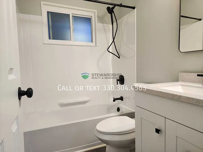 2559 Edwin Ave — Photo 14