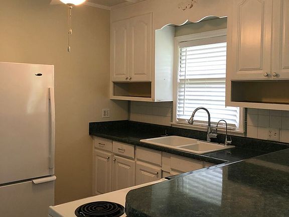 5th image of 9 Carrington Pl NE