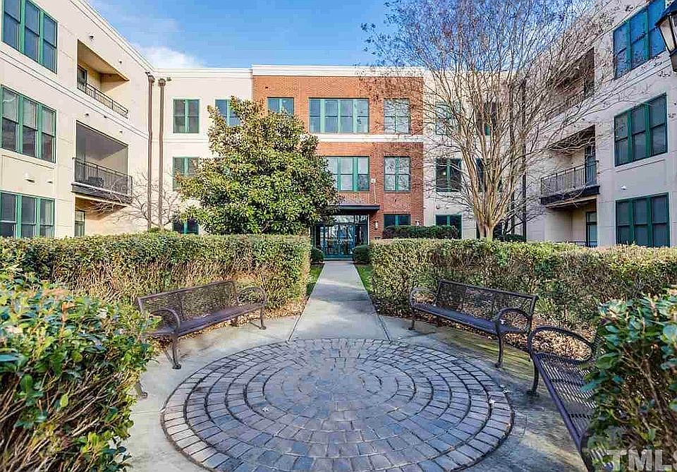 1st image of 300 Finsbury St APT 215
