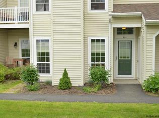 611 Apex Ln, Troy, NY 12182