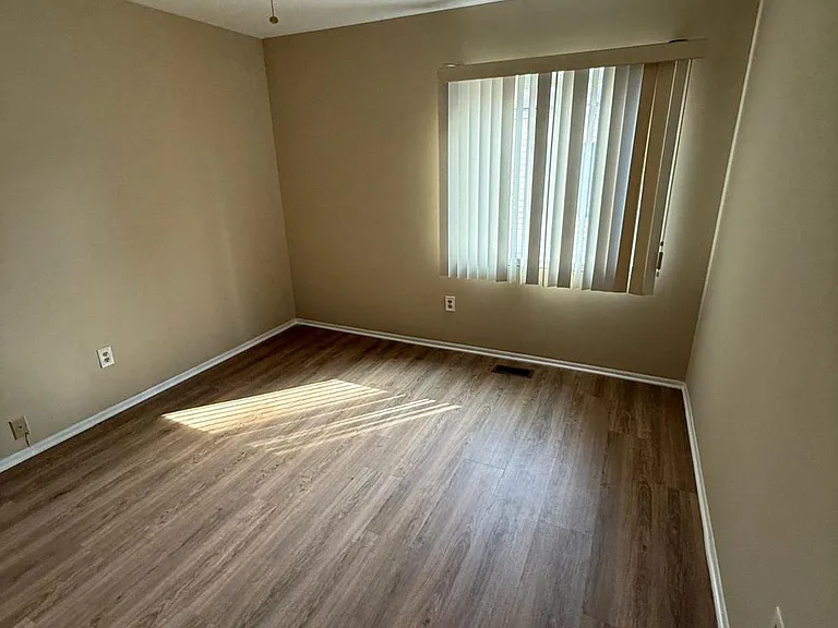 9388 Neil Rd #B — Photo 34