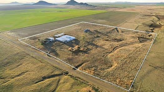 1st image of 21840 E 1550th Rd