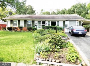 905 W Redwood Rd, Sterling, VA 20164