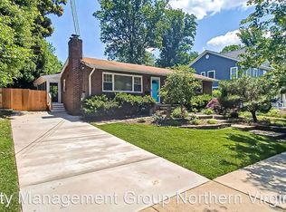 918 Ware St SW, Vienna, VA 22180