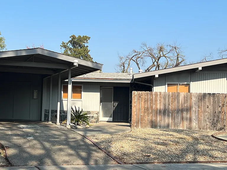 Camellia Ln — Photo 2