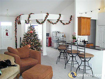 Great Room: Entryway-Breakfast Bar