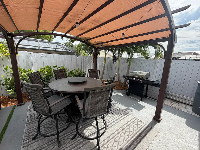 8847 Thumbwood Cir #A — Photo 32