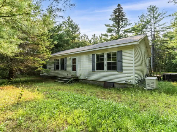 2420 Del Rd, Levering, MI 49755