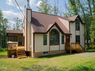 84 Ridgewood Cir, Lake Ariel, PA 18436