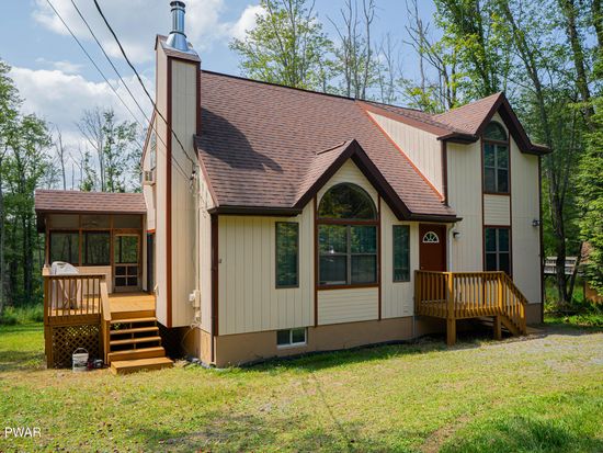 84 Ridgewood Cir, Lake Ariel, PA 18436