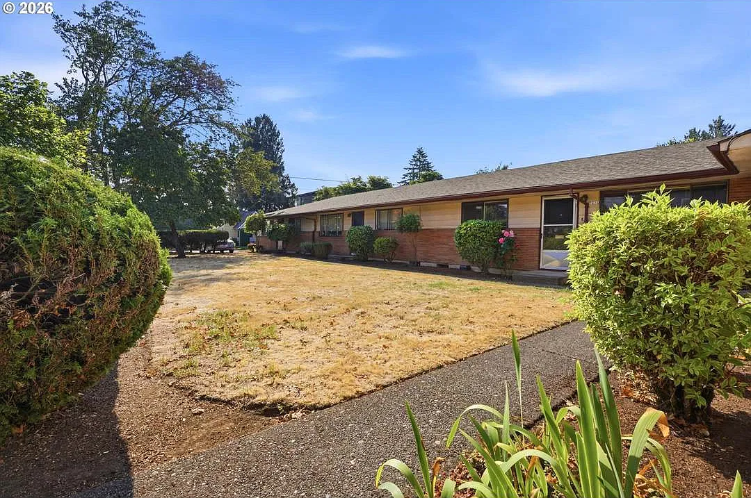 2 bed, $1,600 — Photo 1