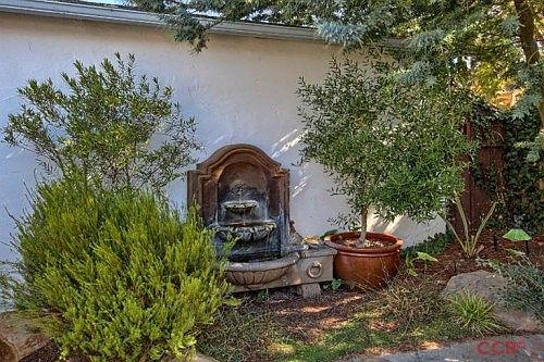 2nd image of 546 Hastings St