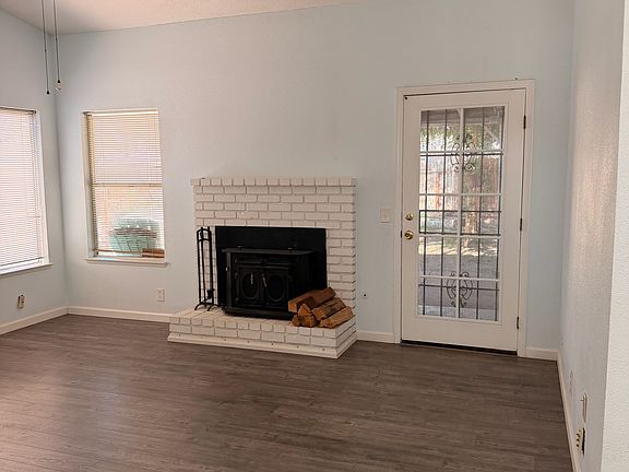 4th image of 844 N Suzanne Ct