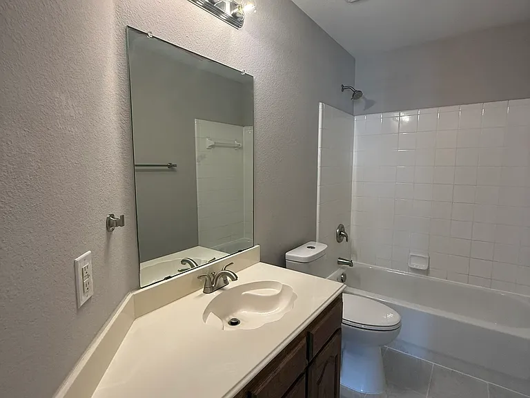 1220 Resaca Dr — Photo 18