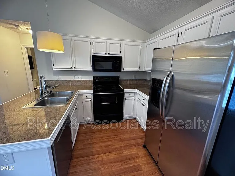 4125 Cobble Ct — Photo 3