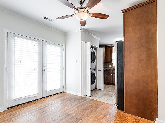 5th image of 6106 Ellis Ave