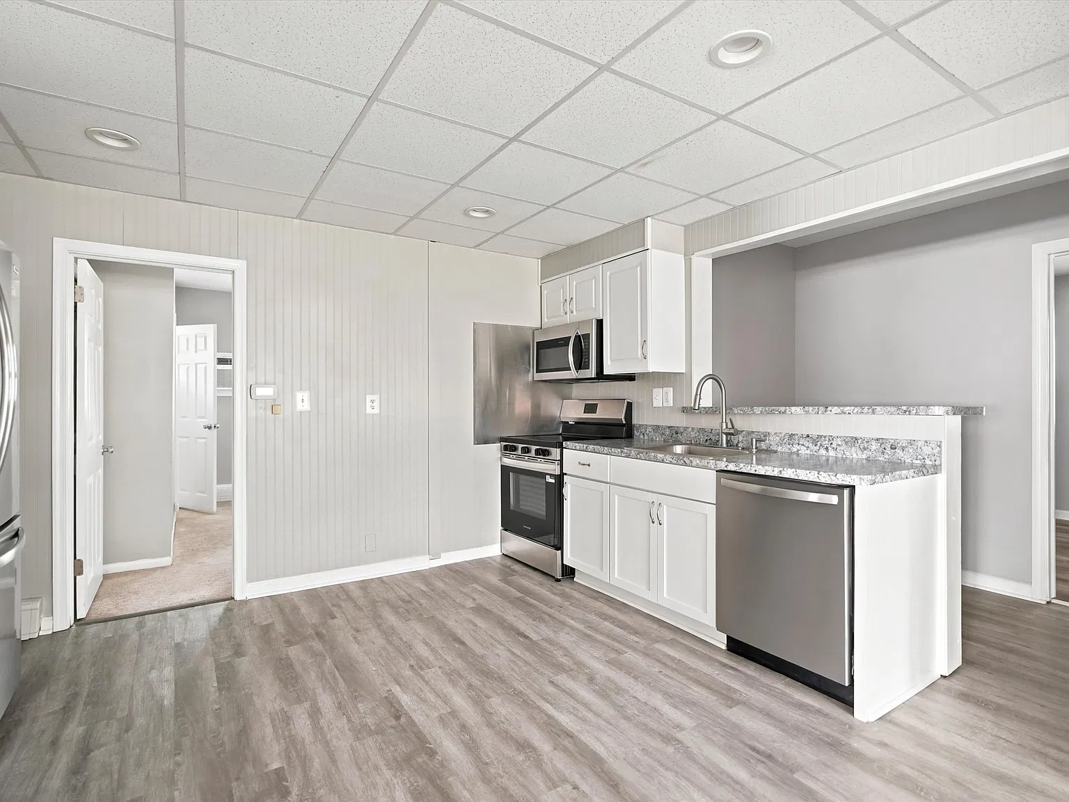 3 bed, $3,500 — Photo 2