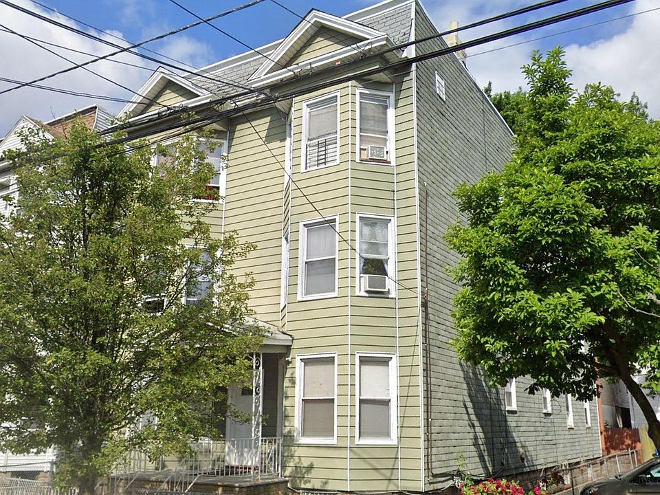 2nd image of 376 N 6th St #3L