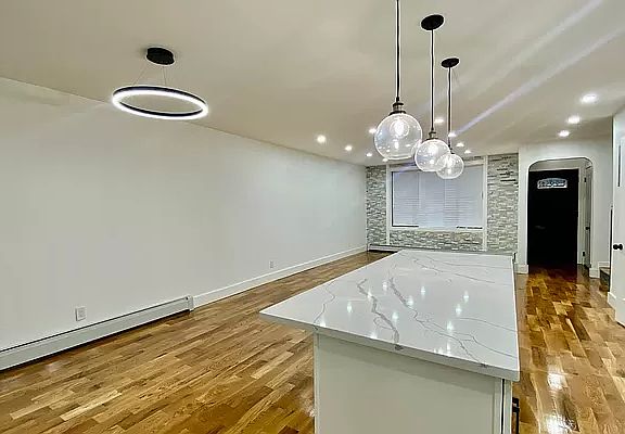 5th image of 1047 E 214th St