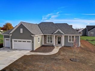 1922 N Omaha Dr, Grafton, WI 53024