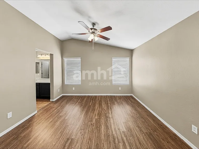 2324 S 238th Ln — Photo 9