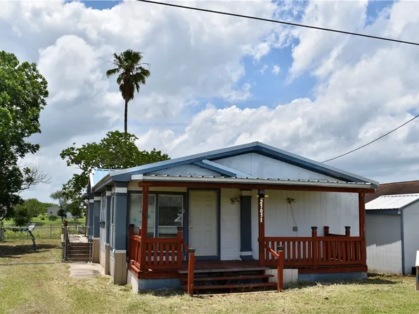 25051 Lakeshore Dr, Mathis, TX 78368