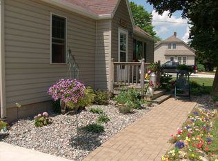 N5687 Oak St, Green Valley, WI 54127