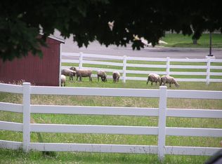 8 Marigold Ln, Trumbull, CT 06611