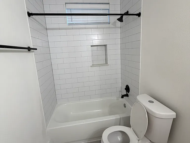 3038 Live Oak St — Photo 5