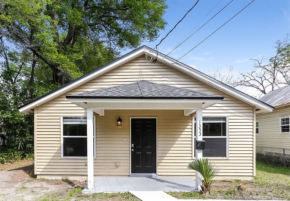 1st image of 1353 Palmetto St