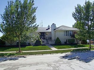 8802 Jefferson Ct, Munster, IN 46321