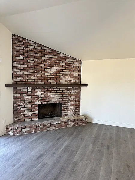 3 bed, 2.0 bath, 1214 sqft, $2,025 — Photo 3