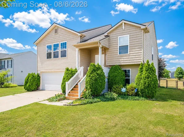 3067 Elk Creek Dr, Swartz Creek, MI 48473