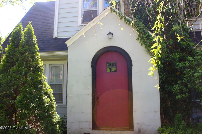 2nd image of 89 Leversee Road