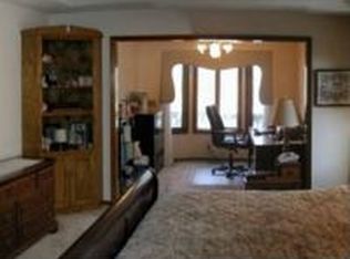 16117 Ontario Cir, Omaha, NE 68130