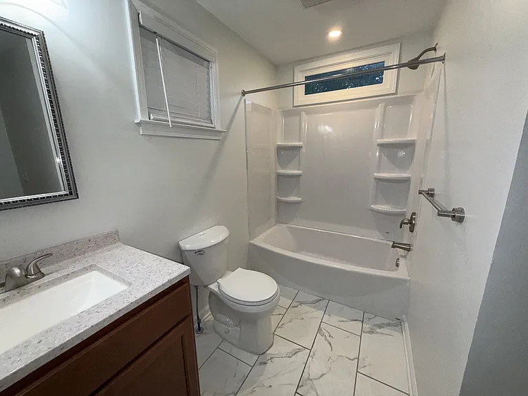 212 Romney St — Photo 17